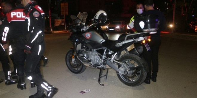 Otomobille çarpışan motosikletteki 2 yunus polisi yaralandı