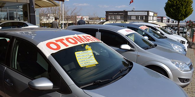 İkinci el otomobilde fiyatlar düştü, piyasa hareketlendi