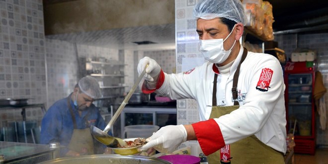 Yasaklar kalktı, paçacılara akın ettiler