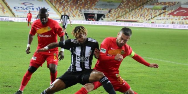 Atiba 4. golünü attı, Kartal 3 puanı aldı