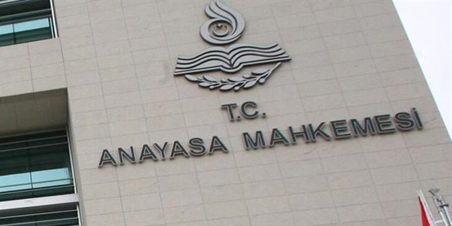 AYM'den üç parti için suç duyurusu