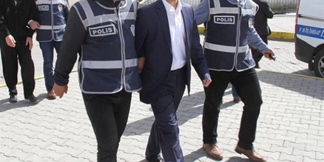 Samsun'da yakalanan FET firarisi 3 eski polis tutukland