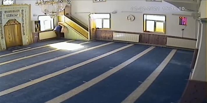Camide yardım kutularındaki parayı çalan şüpheli yakalandı