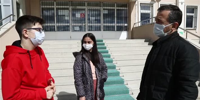 Annesi, babası ve ağabeyi Koronadan ölen okul müdürü, hastalığı atlattığına sevinemedi