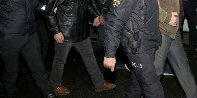 Yunanistan'a kamaya alrken yakalanan 3 FET phelisi tutukland