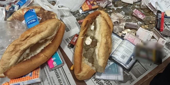 Ekmek arasından para çıktı, görenler şaşkına döndü