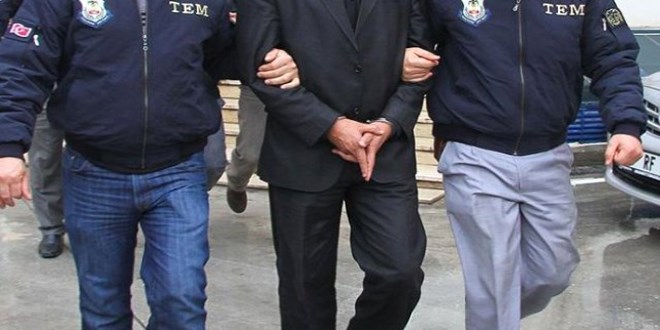 Vekile şantaj soruşturmasında 1'i polis memuru 3 tutuklama