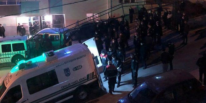Çöpü atmadığı için tartıştığı kardeşini 11 yerinden bıçaklayarak öldürdü