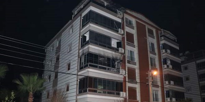 Torbalı Belediye Başkanı yaşadıkları apartmanda çıkan yangında dumandan etkilendi
