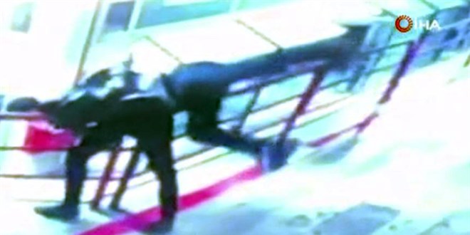 Tartıştığı esnafı 12. kattan aşağı attı, o anlar kamerada