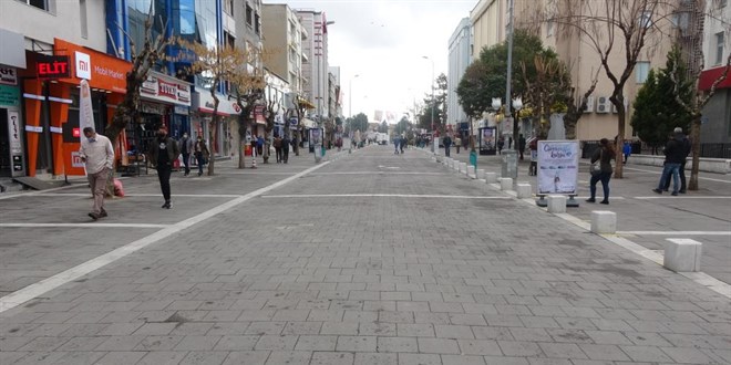 Kısıtlamanın olmadığı 'mavi' şehir rehavete kapılmadı