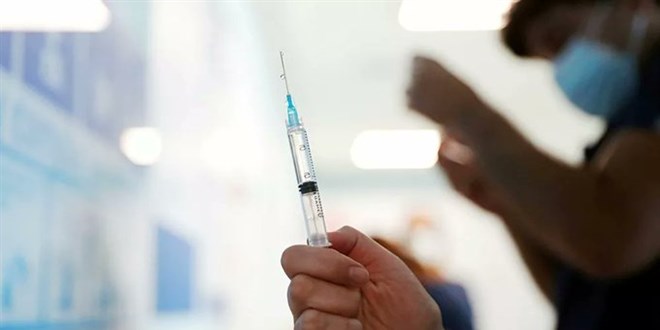 Pfizer CEO'su, Kovid-19 aşısı olmadığı için İsrail'e gidemedi