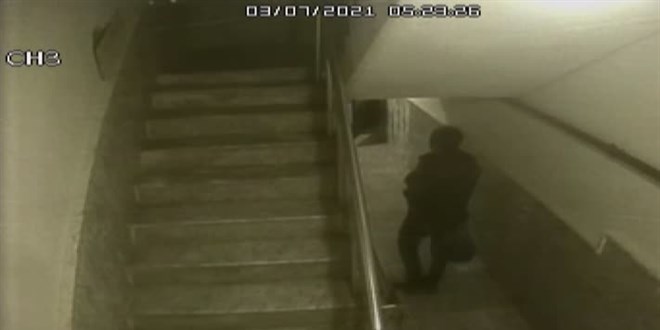 Şanlıurfa'da otomobilin kundaklanma anı güvenlik kamerasına yansıdı