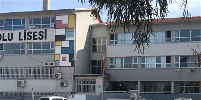 Okulda kalp krizi geçiren beden eğitimi öğretmeni hayatını kaybetti