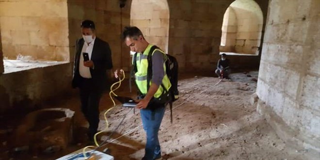 Kaymakamın dikkati tarihi kaledeki sahte kamu görevlilerini yakalattı