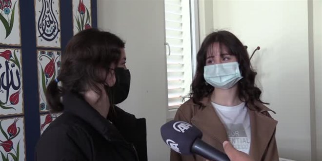 Devlet memuru abla yetiştirme yurdunda kalan kız kardeşinin 'koruyucu ailesi' oldu