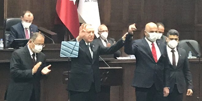 İlçe Belediye Başkanı Ak Parti'ye katıldı