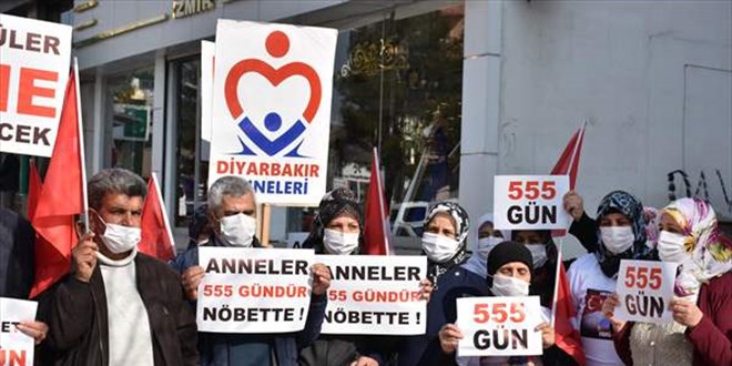 Diyarbakır annelerinden evlat nöbetinin 555'inci gününde 'Teröre Lanet' yürüyüşü