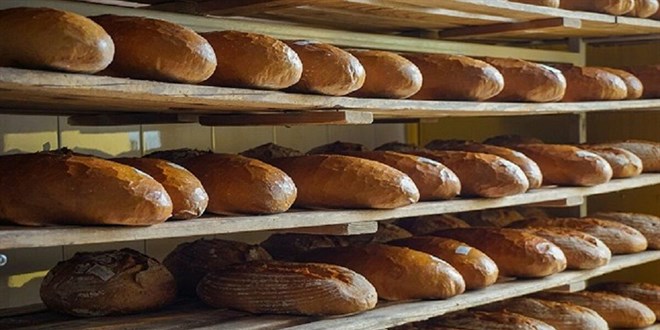 Gnde 10 milyon ekmek pe gidiyor