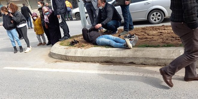 Ambulans kazalar� kar��t�rd�, yaral� dakikalarca bekledi