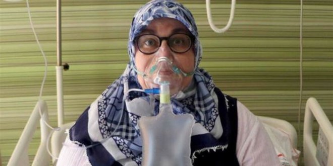 Korona uyarılarında bulunan hemşire bir gün sonra hayatını kaybetti