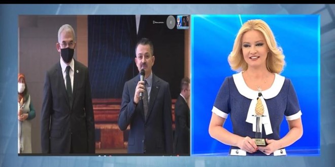 Bakan Pakdemirli'den M�ge Anl�'ya �d�l