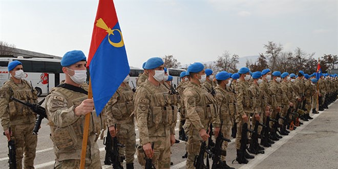 Afrin'den d�nen komandolar aileleriyle bulu�tu