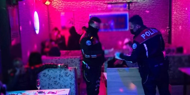 'Çok yüksek riskli' iller kategorisindeki Konya'da eğlence mekanına baskın