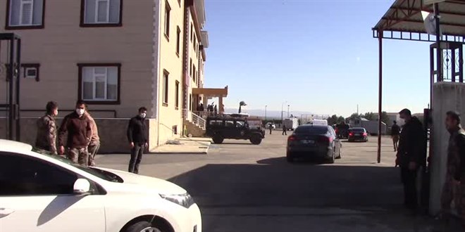 Fırtına nedeniyle uçan çatının üzerine düştüğü mühendis hayatını kaybetti