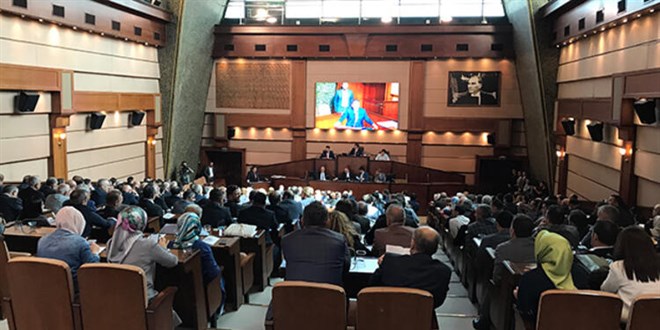 Nurettin Demirtaş'ın kitabının İstanbul Kitapçısı'nda satışı İBB Meclisi'nde tartışma yarattı