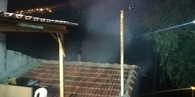 İzmir'de korkunç olay: Karısı ve kızı içerideyken evi ateşe verdi