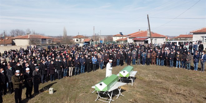 Çorum'da öldürülen iki çocuğun cenazeleri toprağa verildi