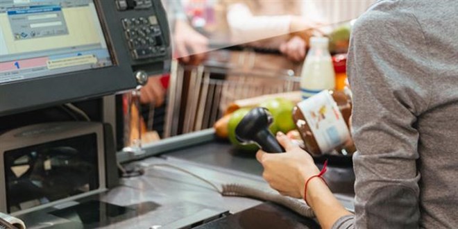 Müşteriye 'Salak' diyen kasiyer, tazminatsız işten kovuldu