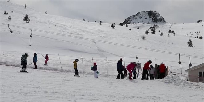 Kartalkaya'da kayak sezonu nisanda da devam edecek