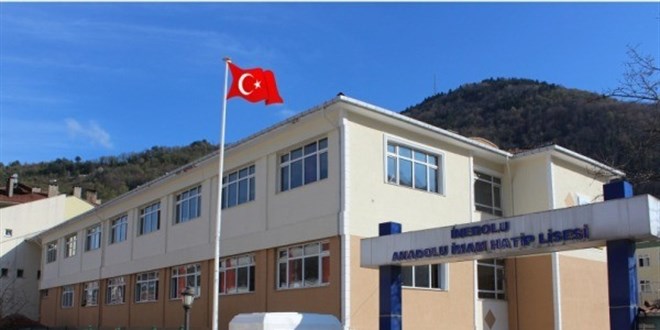 Koronavirüs vakası görülen iki okulda eğitime ara verildi