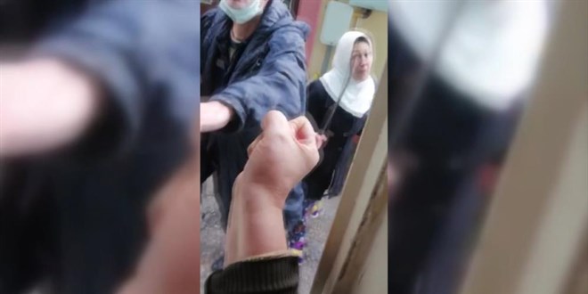 Mahalleyi uçurmakla tehdit etmişti...Şimdi de tırpanla saldırdı