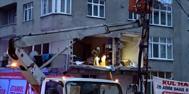 Gaziosmanpaşa'da bir evde patlama meydana geldi