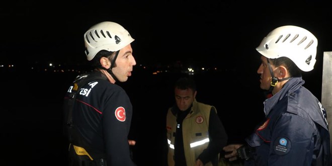 Kayıp üniversite öğrencisine ait ayakkabı ve şapka bulundu