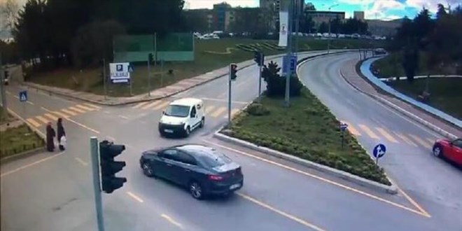 Samsun'da feci kaza: Yol kenarında bekleyen kızı öldü, anne ağır yaralı