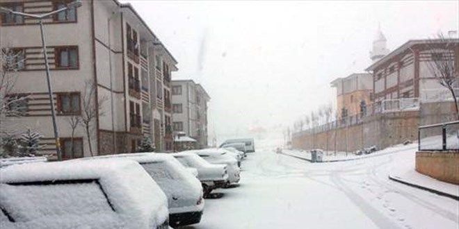  Anadolu'daki 5 ilde kar etkili oluyor