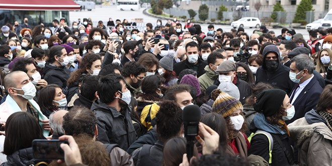 Kabe fotoğrafının yere serilmesine ilişkin soruşturmada 2 sanığa tahliye