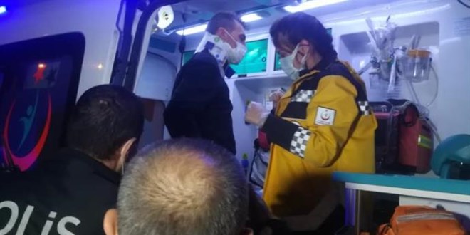 İzmir'de iki ayrı trafik kazası: 2'si polis 4 yaralı