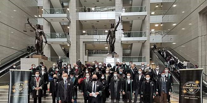 Avukatlar, meslektaşları Ersin Arslan'ın öldürülmesini protesto etti