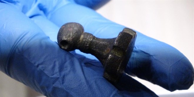 Tarlada bulunan 3 bin 500 y�ll�k Hitit m�hr� ilk kez g�r�nt�lendi