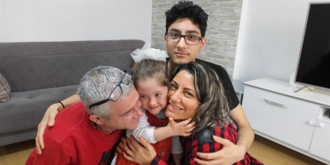 Öğretmen karı koca Down sendromlu kızlarını konuşturmayı başardı