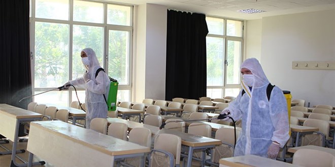 Kovid-19 vakası görülen okulda eğitime 5 gün ara verildi