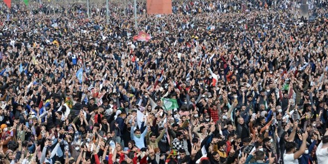 Diyarbakr'da yaplan nevruz etkinliine terr soruturmas