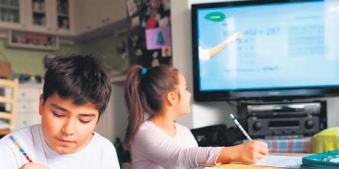 Milli Eğitim Bakanı Selçuk: Uzaktan eğitim kalıcı olacak