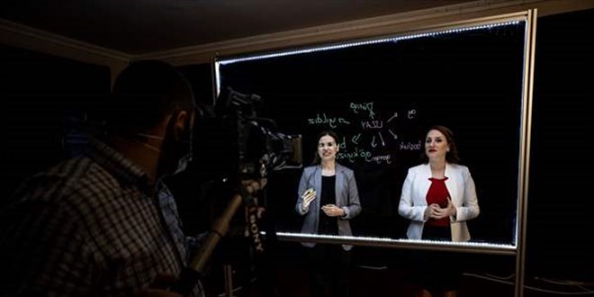 EBA TV İlkokul dersleri Hababam Sınıfı'nda çekildi