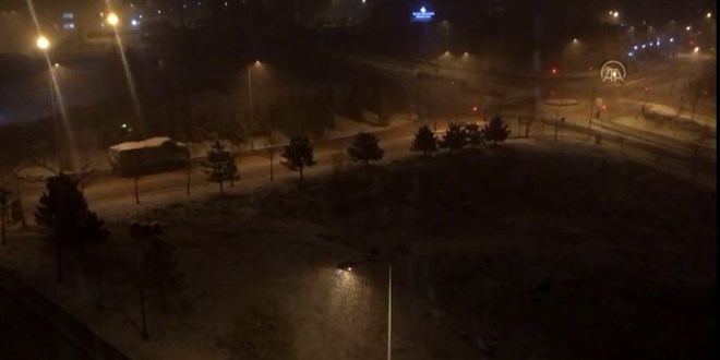 Başkent'te kar yağışı etkili oldu